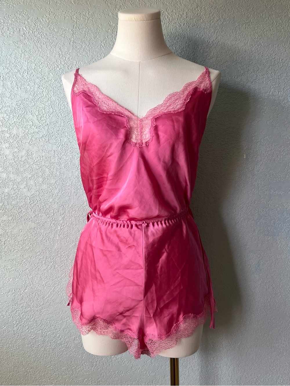 Victoria’s Secret Pink Satin Lace Romper Teddy Lingerie Lace Up Back Size L/G